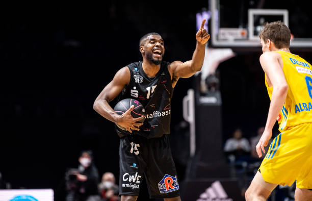 防守端的重 防守端的重