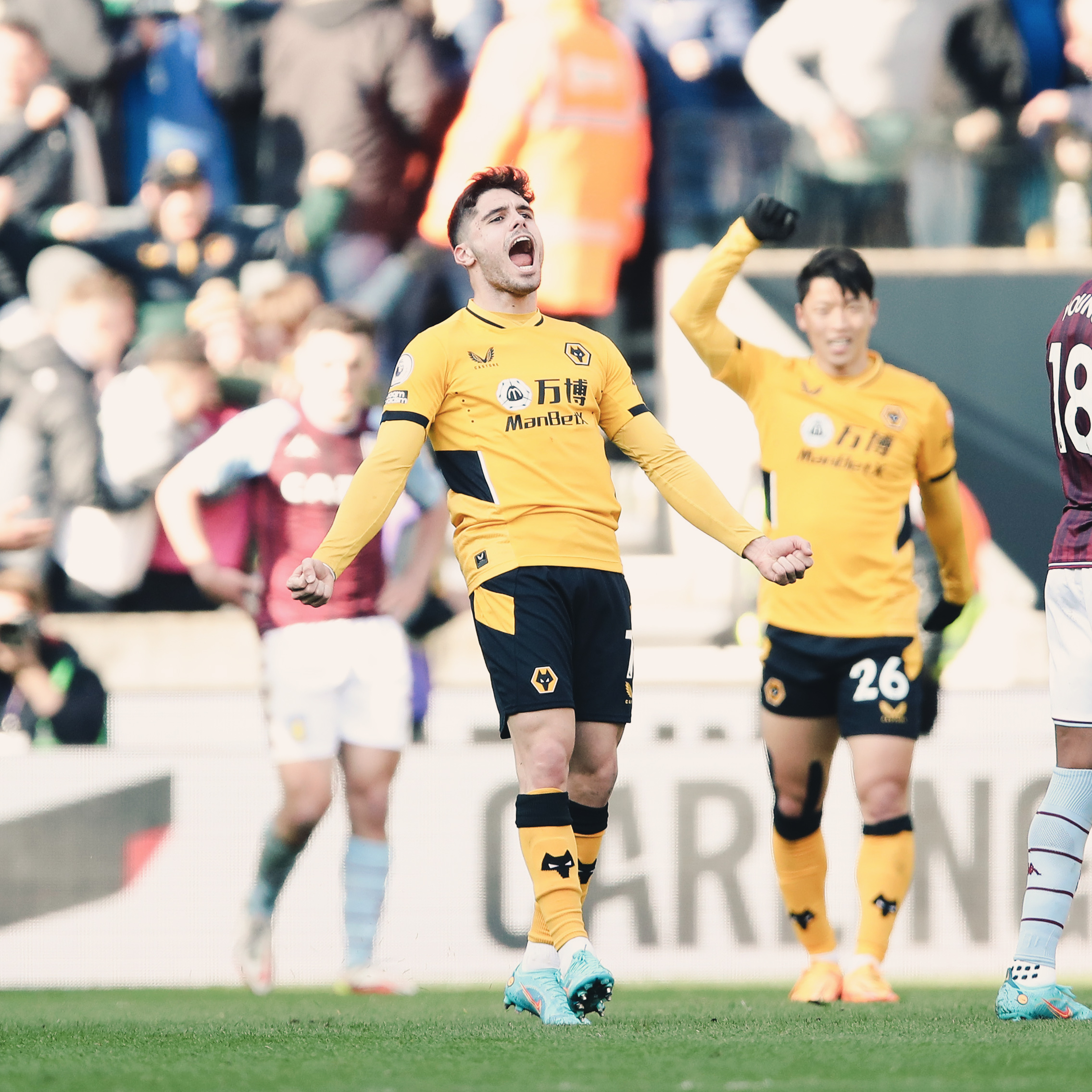 她不仅仅是 她不仅仅是